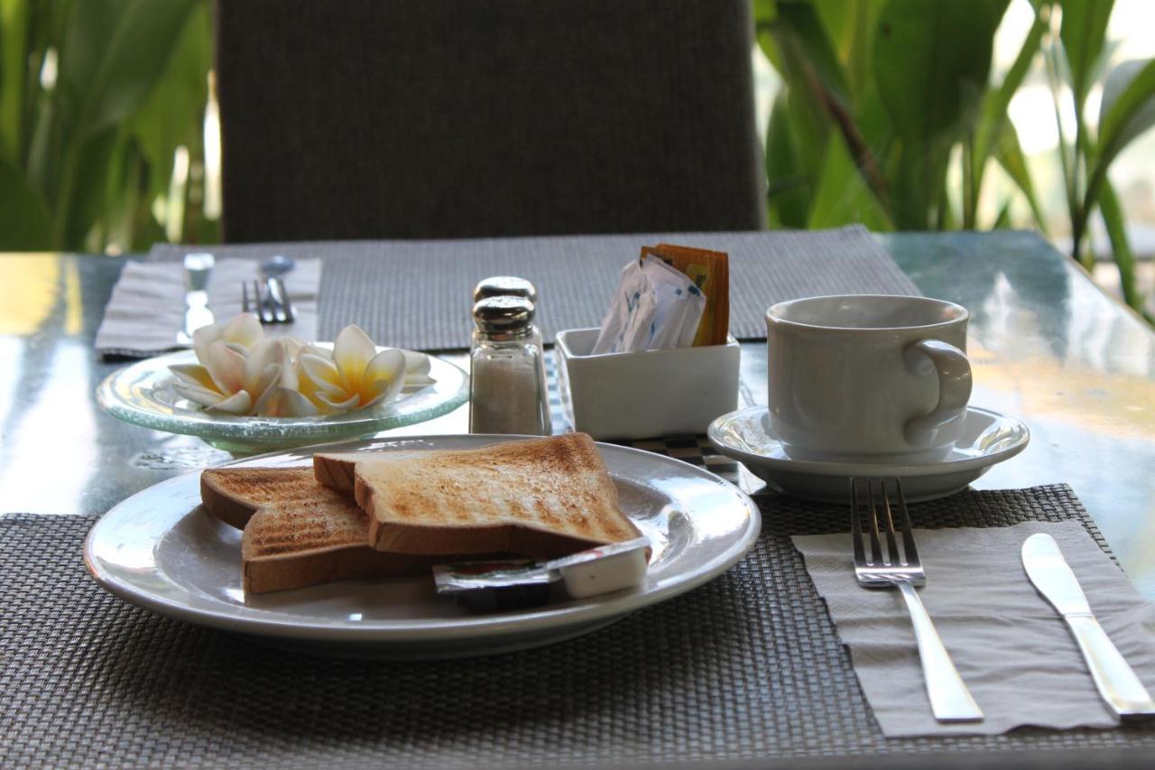 Adi Dharma Hotel Legian Eksteriør bilde