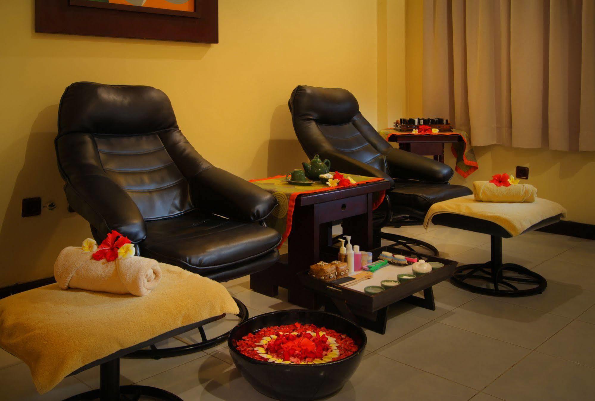 Adi Dharma Hotel Legian Eksteriør bilde