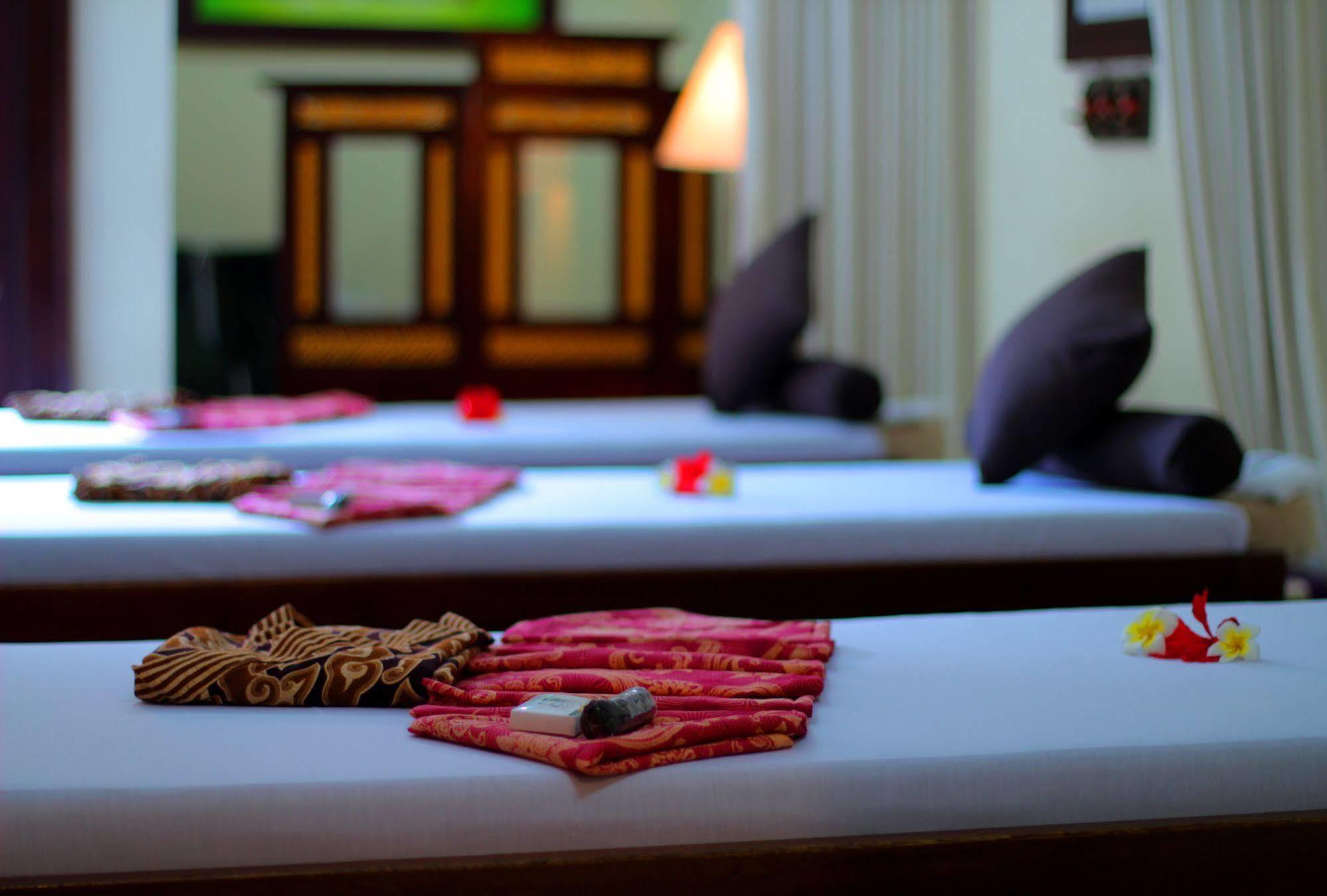 Adi Dharma Hotel Legian Eksteriør bilde
